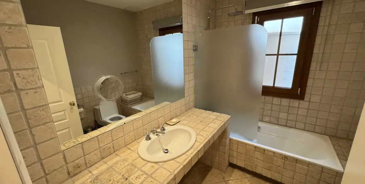 Long-term rent of detached villa in El Paraiso 35