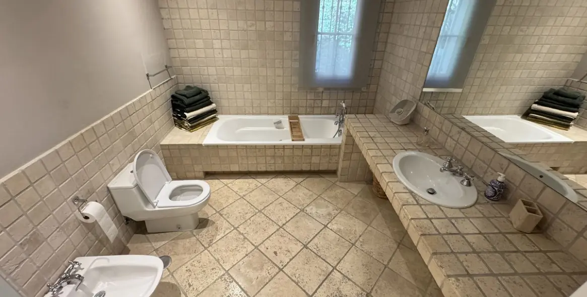 Long-term rent of detached villa in El Paraiso 37