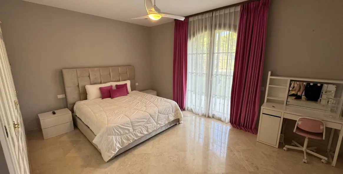 Long-term rent of detached villa in El Paraiso 42