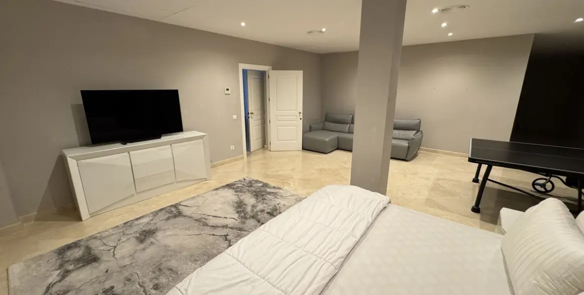 Long-term rent of detached villa in El Paraiso 47