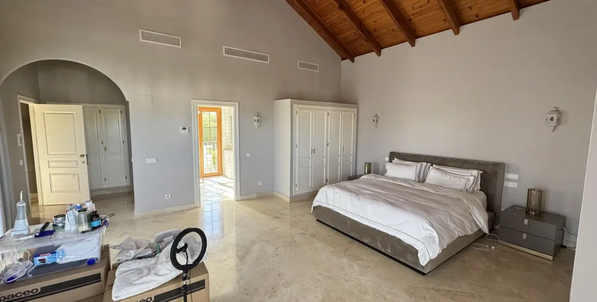 Long-term rent of detached villa in El Paraiso 53