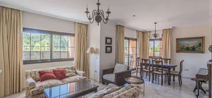 Long-term rent of penthouse in Hacienda del Sol 1