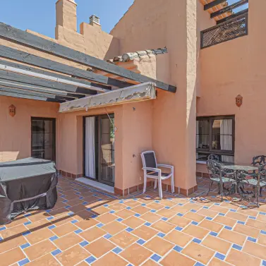 Long-term rent of penthouse in Hacienda del Sol