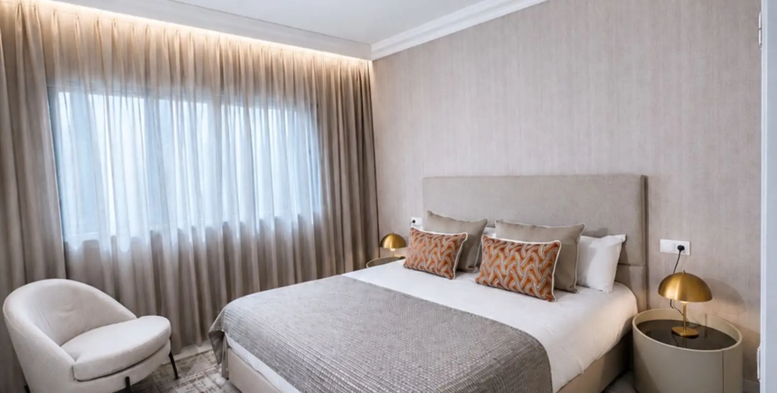 Long-term rent of middle floor apartment in Nueva Andalucía 2