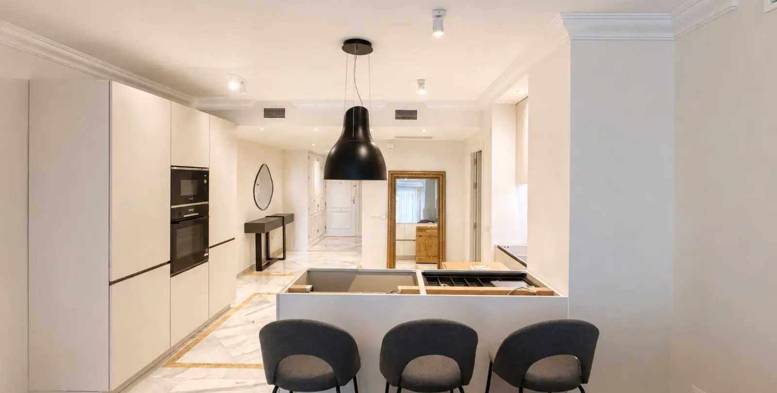 Long-term rent of middle floor apartment in Nueva Andalucía 3
