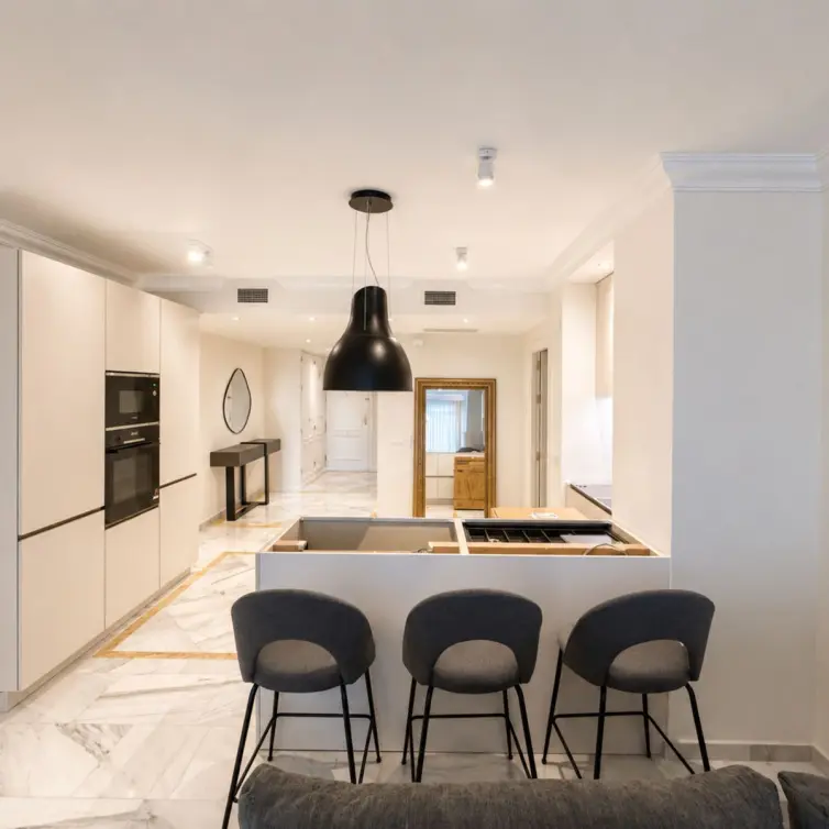Long-term rent of middle floor apartment in Nueva Andalucía