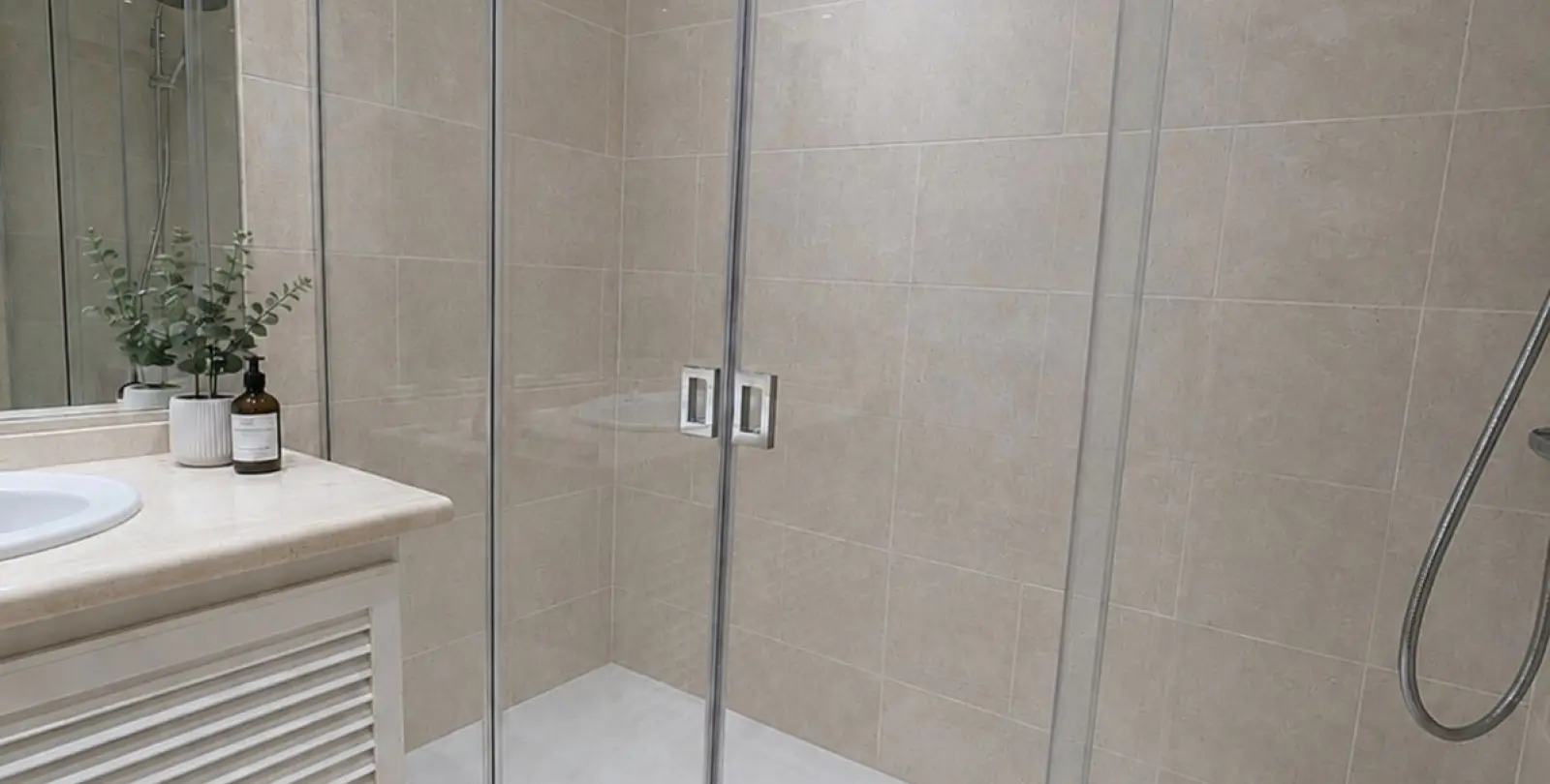 Long-term rent of middle floor apartment in Nueva Andalucía 8