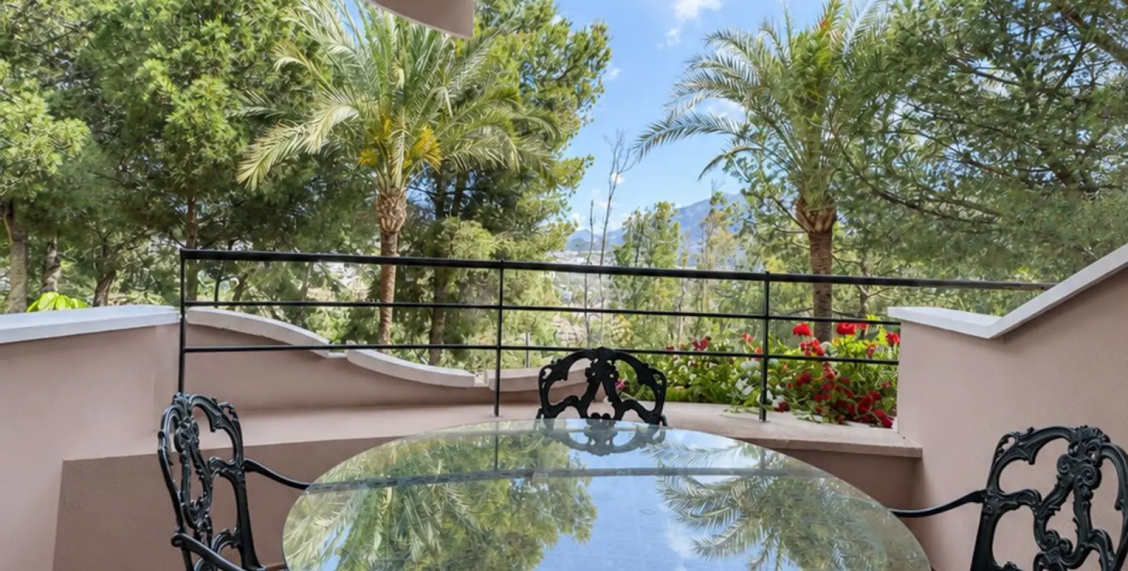 Long-term rent of middle floor apartment in Nueva Andalucía 10