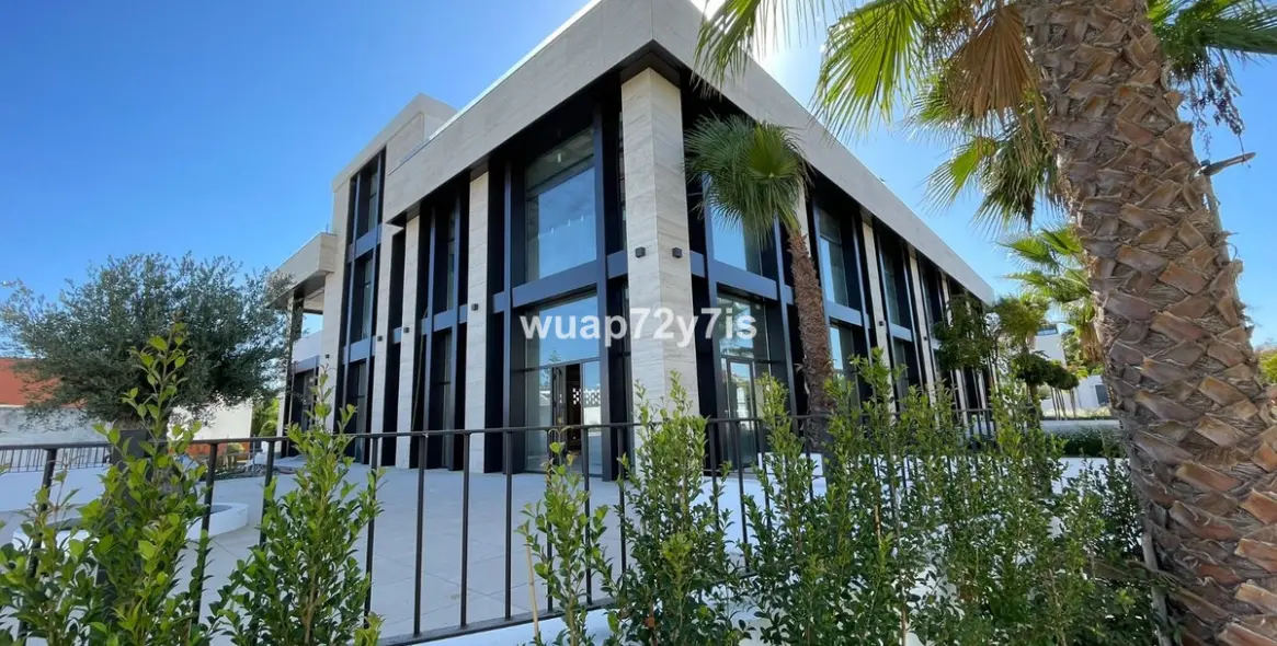 Long-term rent of commercial premises in Nueva Andalucía 12