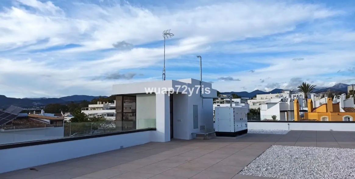 Long-term rent of commercial premises in Nueva Andalucía 30