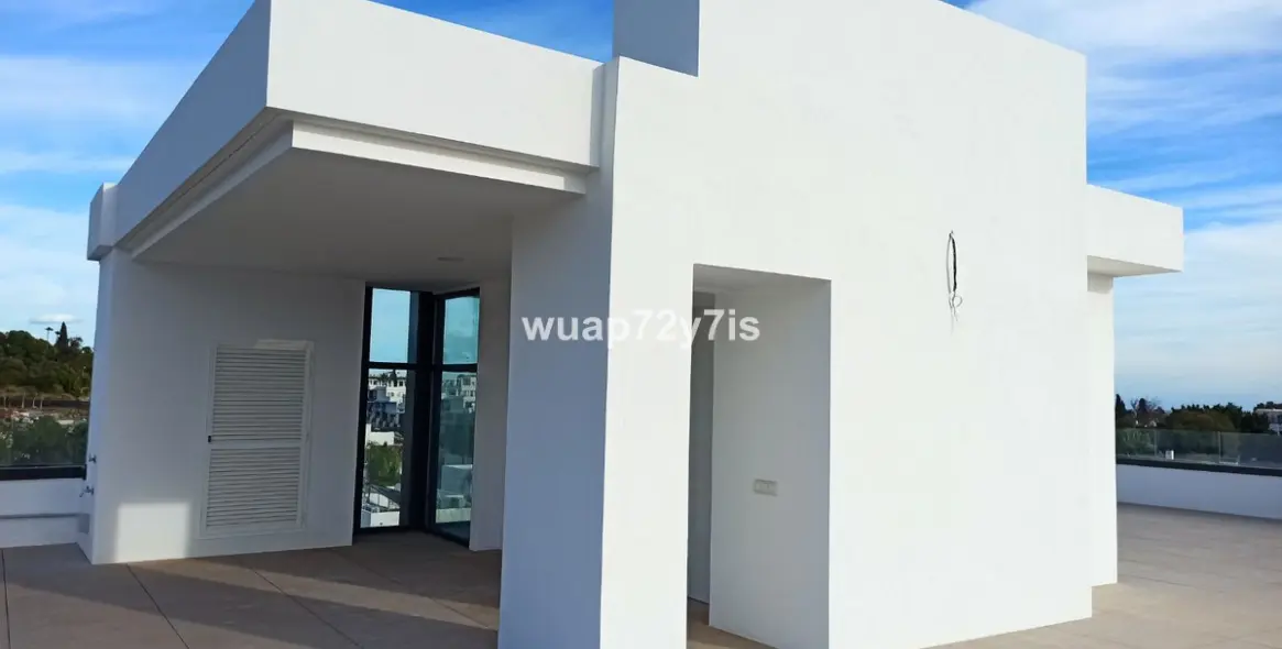 Long-term rent of commercial premises in Nueva Andalucía 33