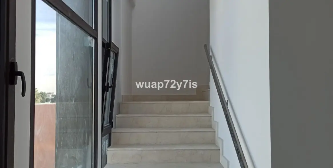 Long-term rent of commercial premises in Nueva Andalucía 39