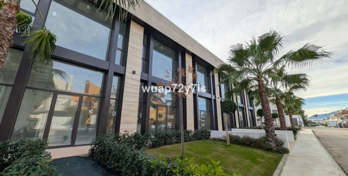 Long-term rent of commercial premises in Nueva Andalucía 56
