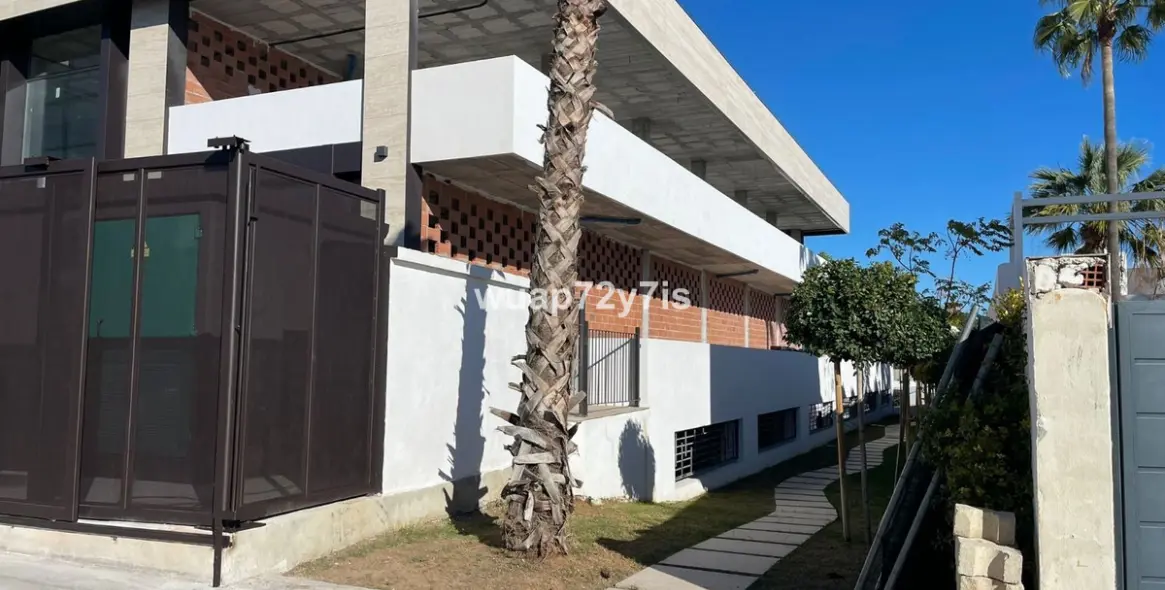 Long-term rent of commercial premises in Nueva Andalucía 69