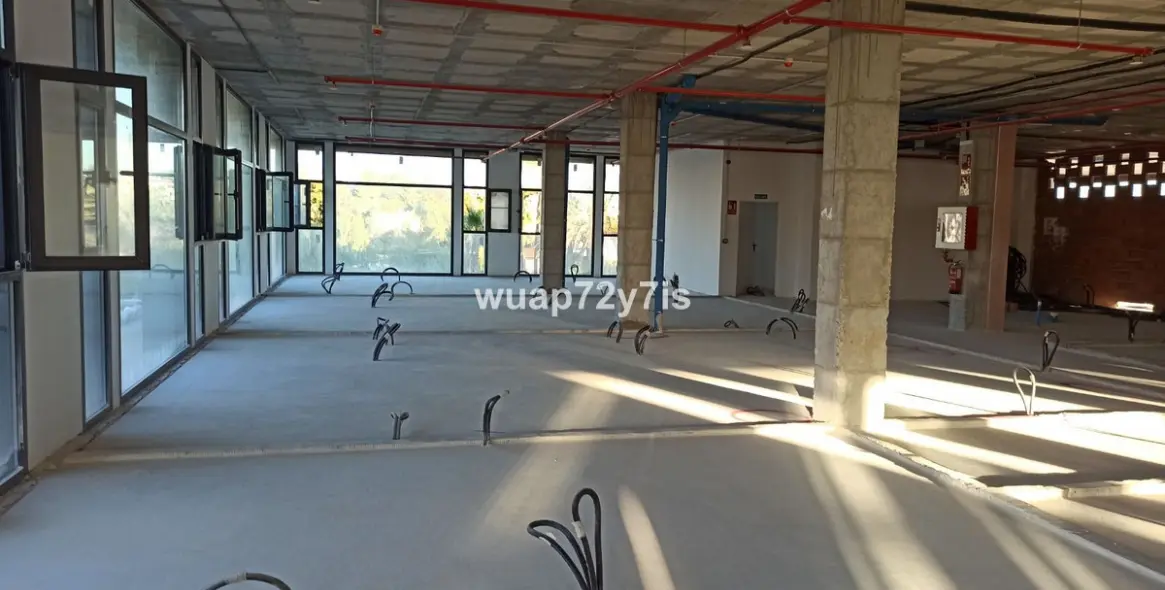 Long-term rent of commercial premises in Nueva Andalucía 80