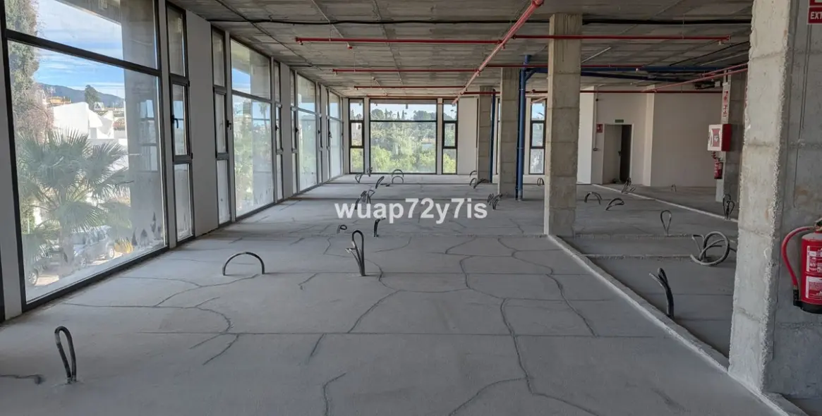 Long-term rent of commercial premises in Nueva Andalucía 109