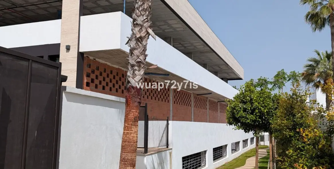 Long-term rent of commercial premises in Nueva Andalucía 115