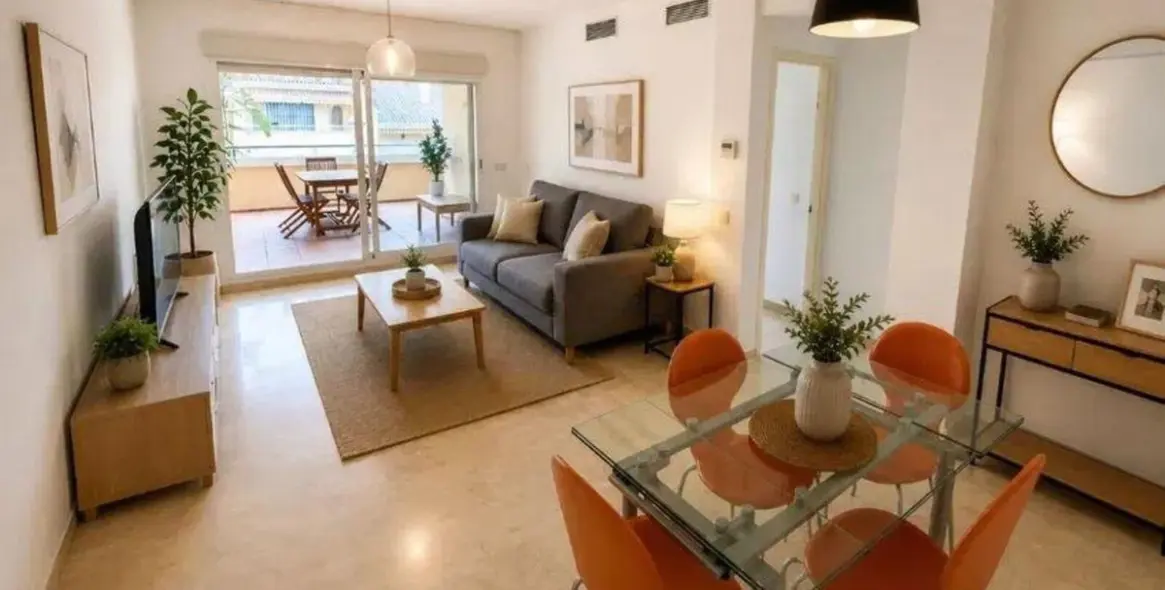 Venta de apartamento en planta media en San Pedro de Alcántara 2
