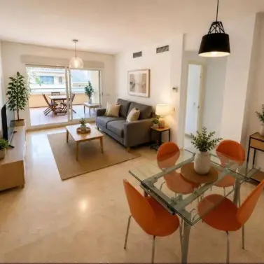 Venta de apartamento en planta media en San Pedro de Alcántara