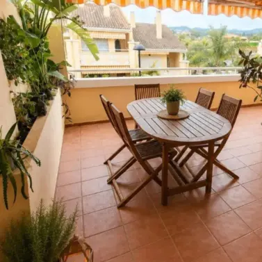 Venta de apartamento en planta media en San Pedro de Alcántara