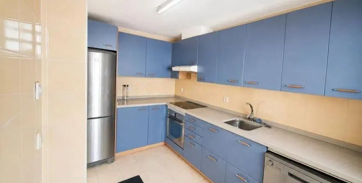 Venta de apartamento en planta media en San Pedro de Alcántara 5