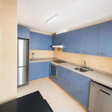 Venta de apartamento en planta media en San Pedro de Alcántara
