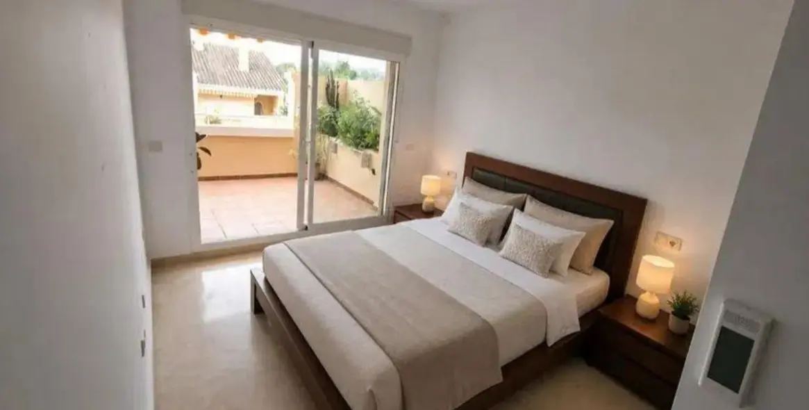 Venta de apartamento en planta media en San Pedro de Alcántara 7