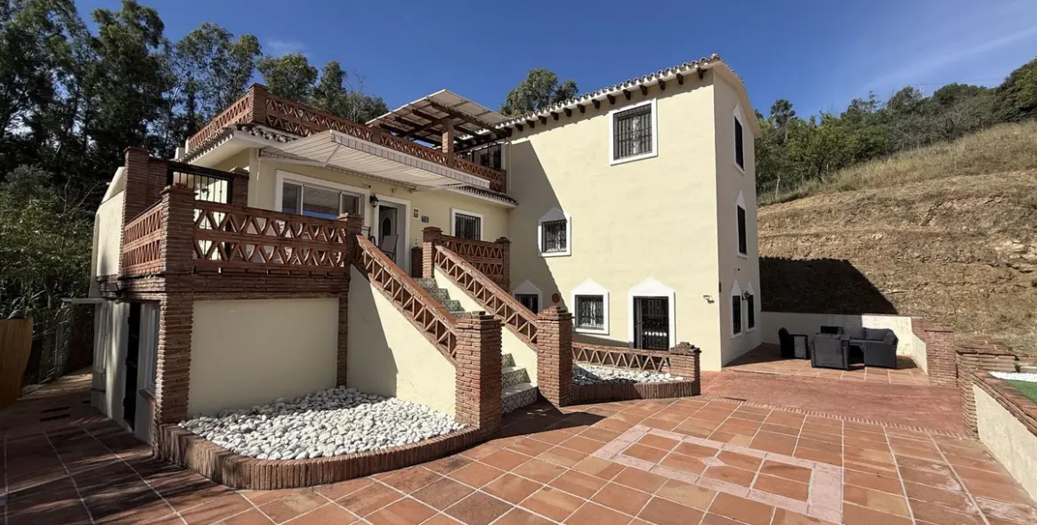 Venta de finca - cortijo en La Cala de Mijas 2