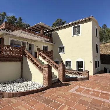 Venta de finca - cortijo en La Cala de Mijas