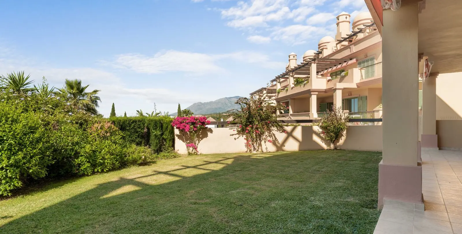 Sale of ground floor apartment in Los Flamingos 2