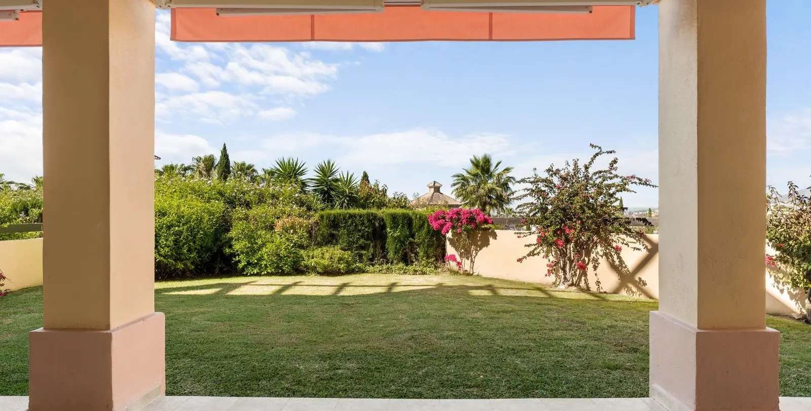 Sale of ground floor apartment in Los Flamingos 13
