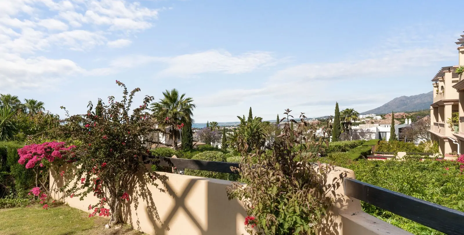 Sale of ground floor apartment in Los Flamingos 14