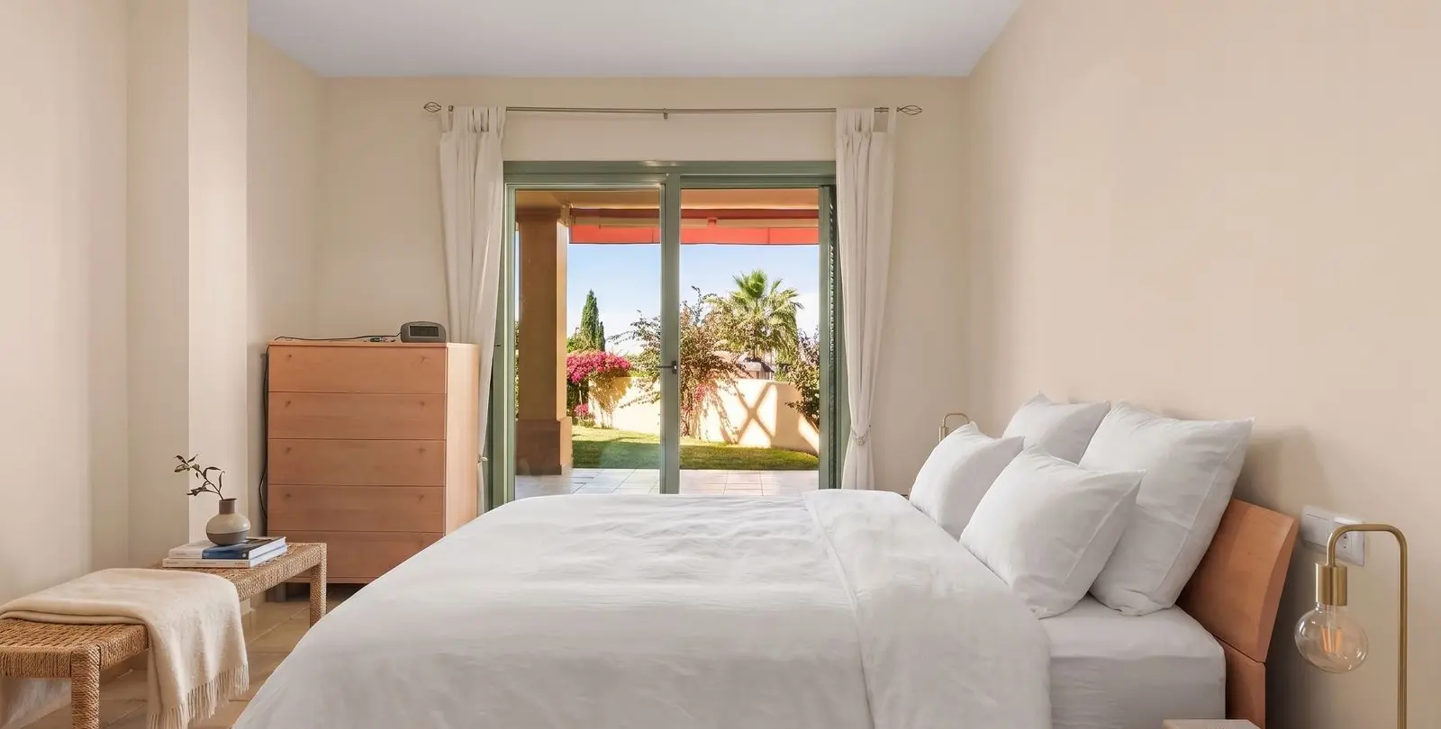 Sale of ground floor apartment in Los Flamingos 7