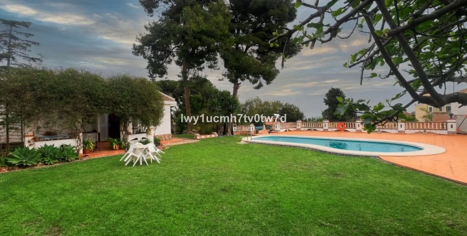 Sale of detached villa in Churriana 2