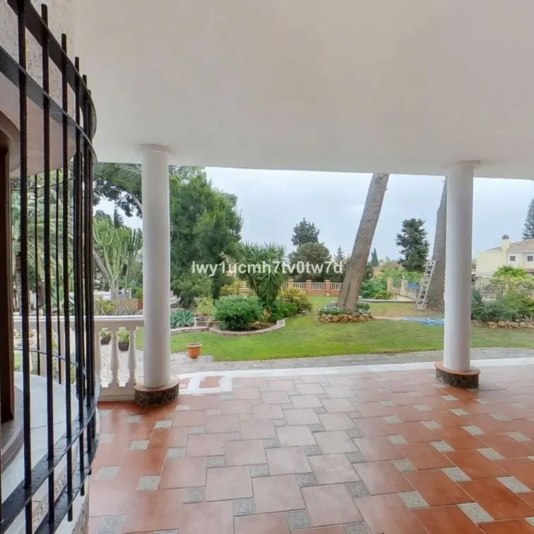 Venta de villa independiente en Churriana