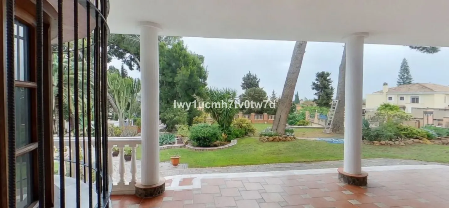 Venta de villa independiente en Churriana 2
