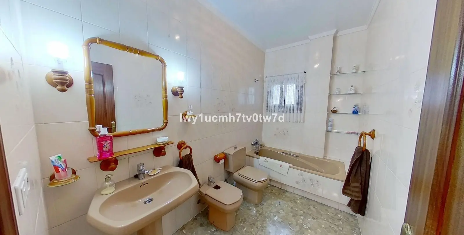Sale of detached villa in Churriana 10