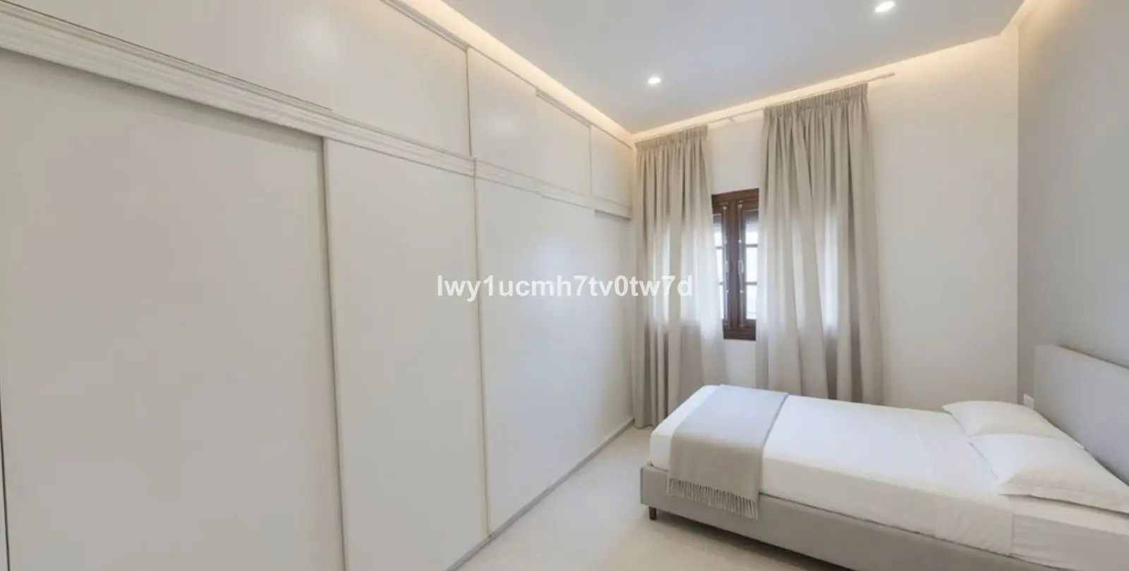 Sale of detached villa in Churriana 17