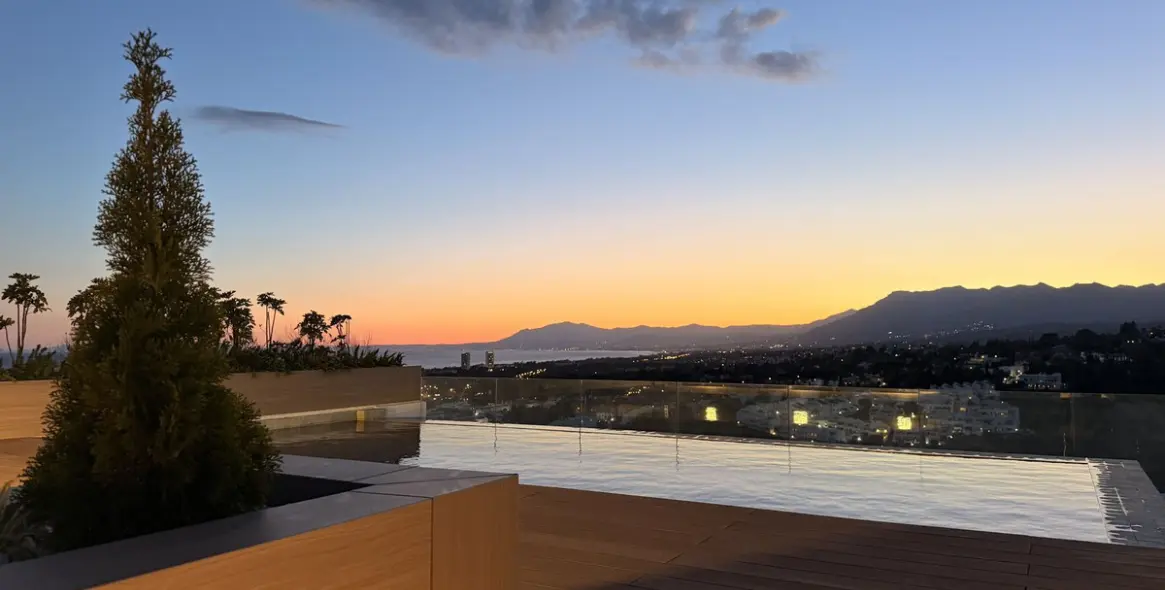 Venta de ático dúplex en Marbella 19
