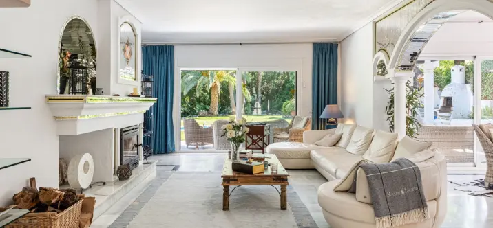Venta de villa independiente en Nueva Andalucía 2