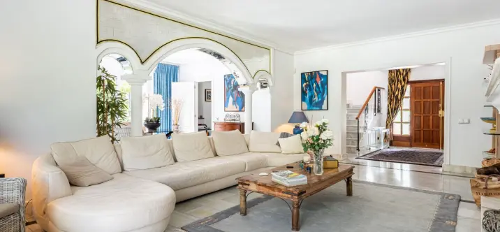 Venta de villa independiente en Nueva Andalucía 3