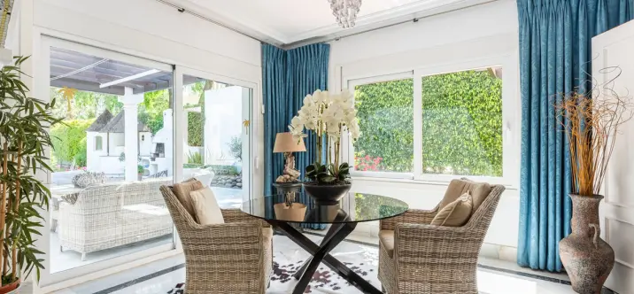 Venta de villa independiente en Nueva Andalucía 4