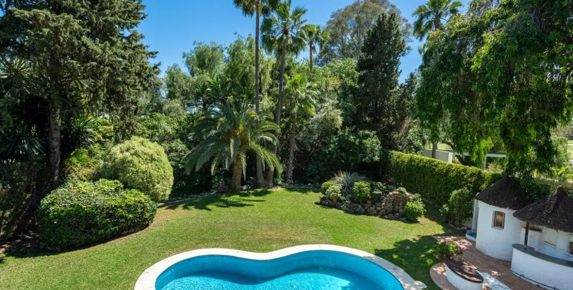 Venta de villa independiente en Nueva Andalucía 22