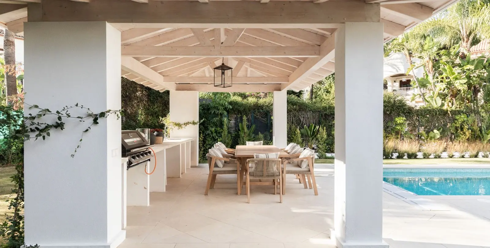 Venta de villa independiente en Los Arqueros 30
