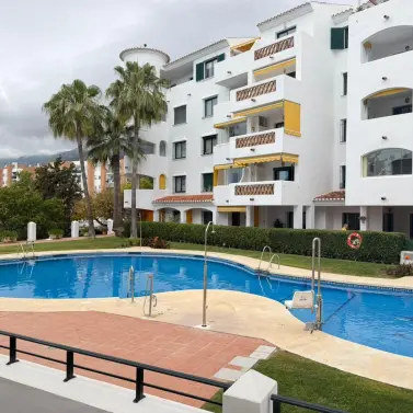 Sale of middle floor apartment in Benalmadena