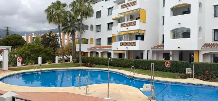 Sale of middle floor apartment in Benalmadena 0