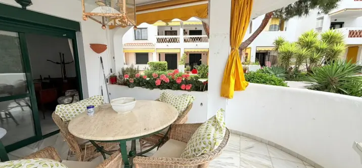 Sale of middle floor apartment in Benalmadena 2