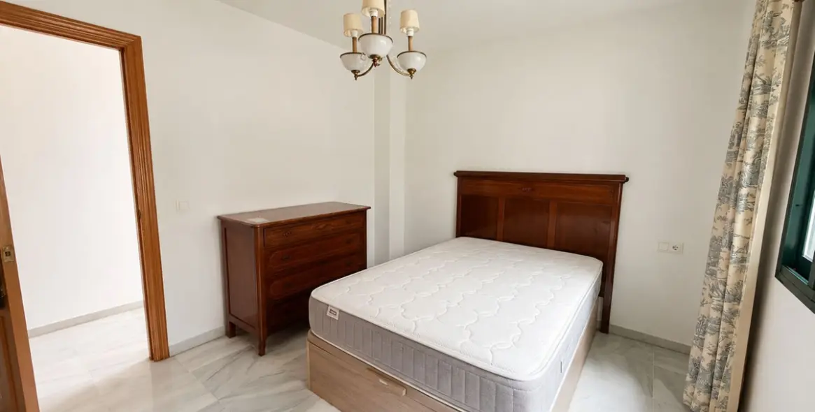 Sale of middle floor apartment in Benalmadena 11