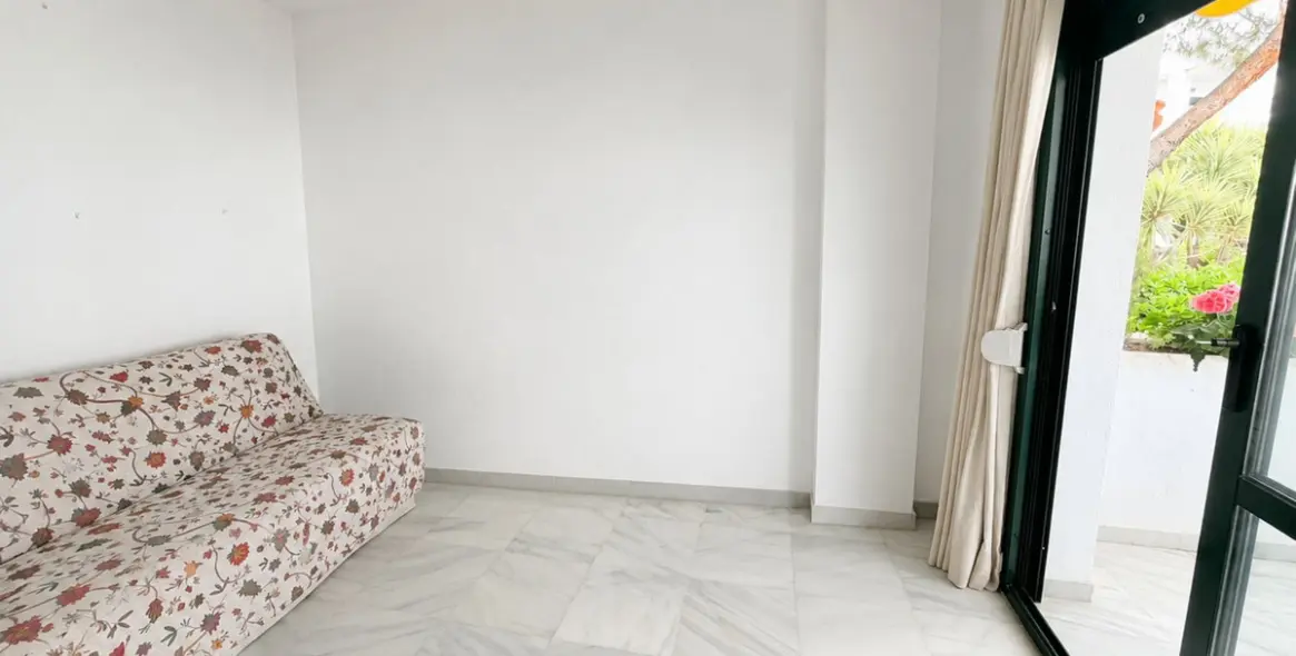 Sale of middle floor apartment in Benalmadena 16