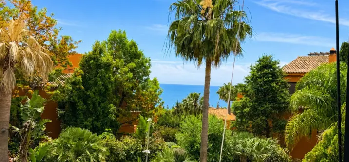 Продажа апартаментов на среднем этаже в Estepona 2
